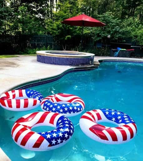 10 | POOL DECOR