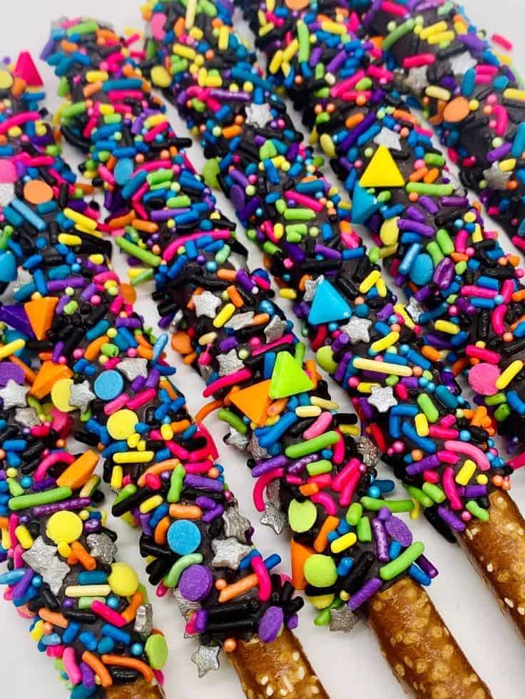 23 | NEON SPRINKLED PRETZEL RODS