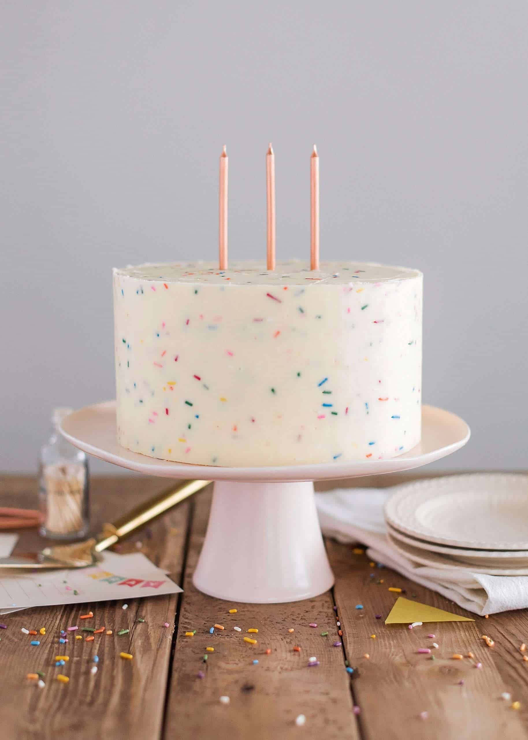 05 | THE MOST DELICIOUS CONFETTI CAKE (FUNFETTI CAKE)