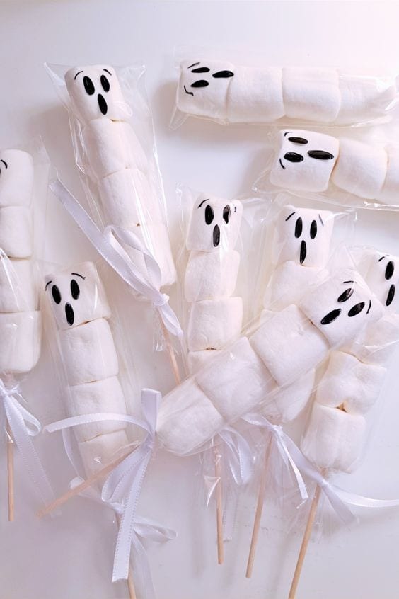 19 | MARSHMALLOW GHOST POPS