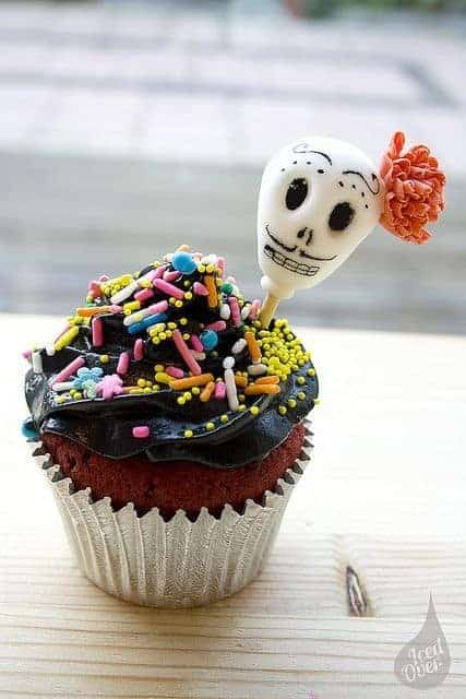 12 | DAY OF THE DEAD CUPCAKES