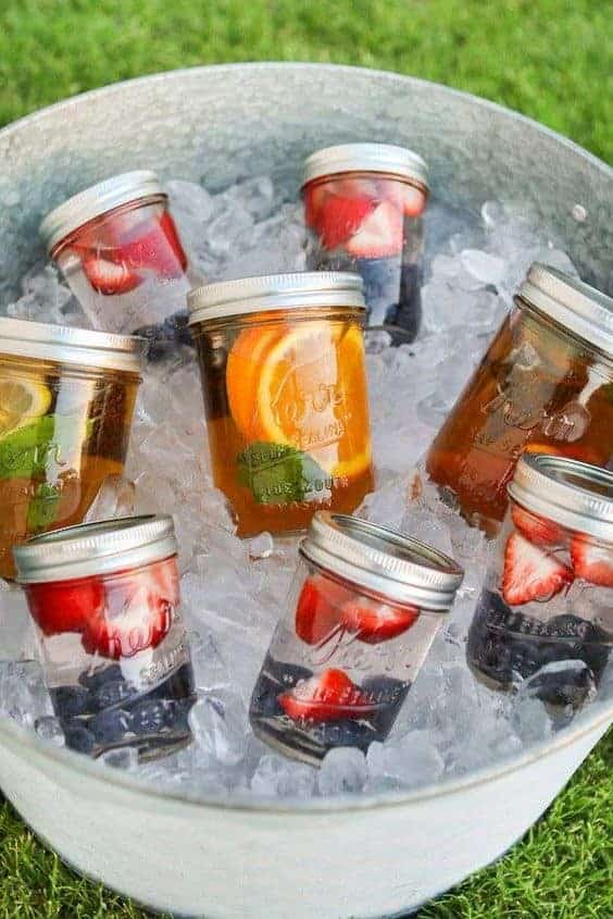 16 | MASON JAR REFRESHMENTS