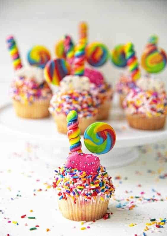 16 | RAINBOW LOLLIPOP CUPCAKES