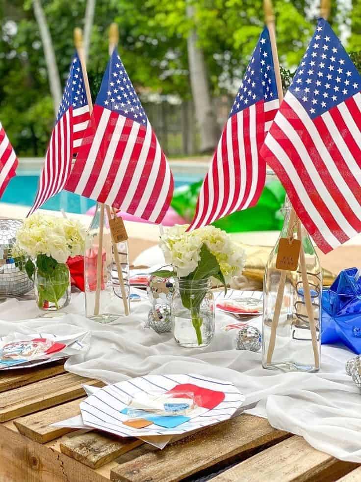 10 | AMERICAN FLAG CENTERPIECES