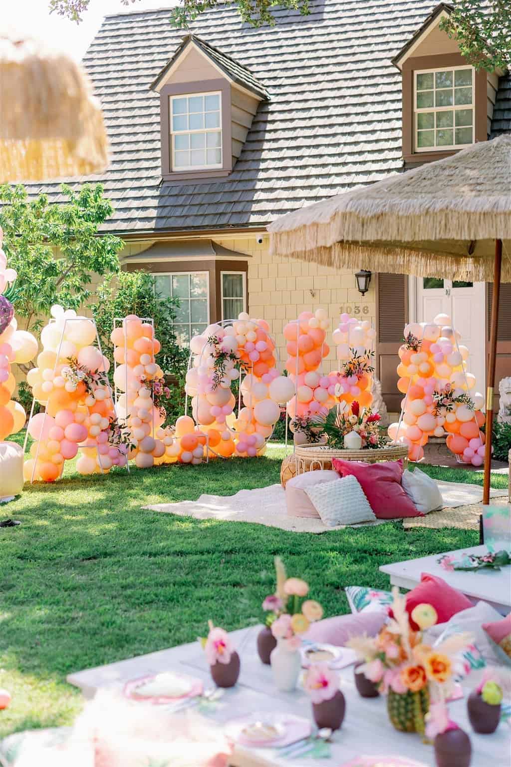 03 | TROPICAL BALLOON ARRANGEMENTS