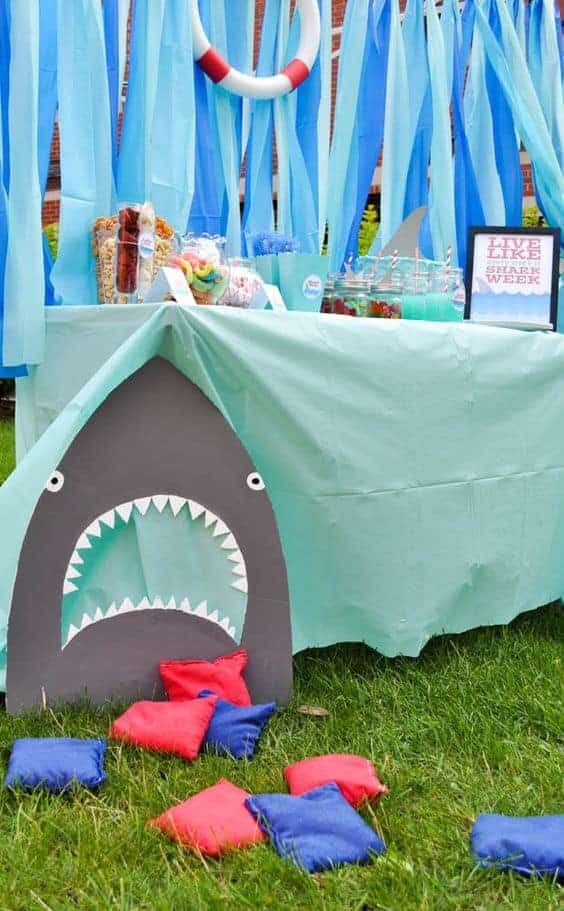 11 | SHARK MOUTH BEAN BAG TOSS