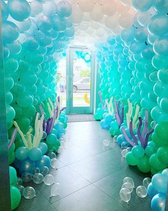 20 | UNDER THE SEA BALLOON TUNNEL