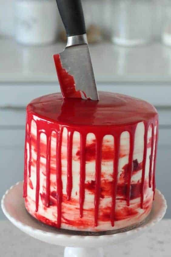 02 | BLOODY KNIFE CAKE