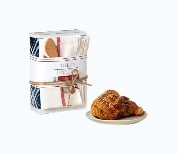 Scandinavian Cinnamon Bun DIY Kit