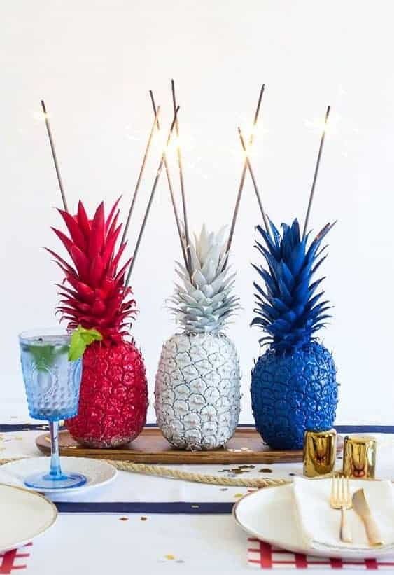 04 | RED WHITE & BLUE PINEAPPLE SPARKLERS