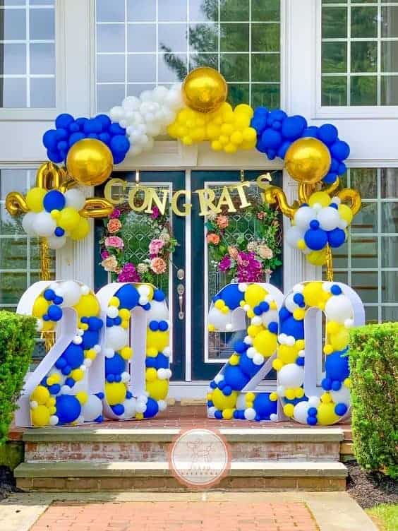 08 | DYNAMIC BALLOON ARCHES AND CENTERPIECES