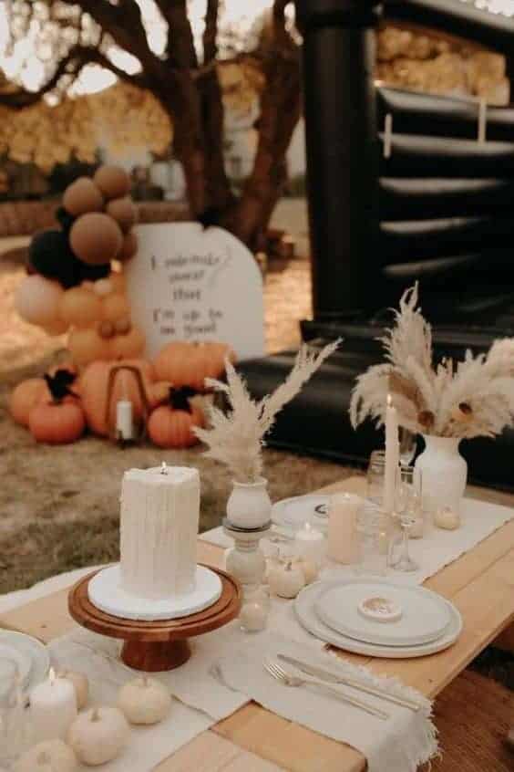 14 | GHOSTLY TABLE SETTING