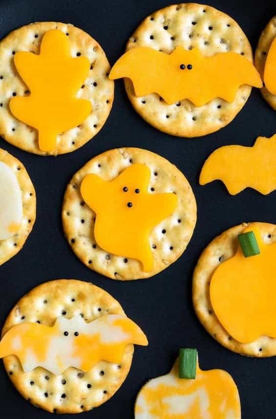 22 | HALLOWEEN CHEESE & CRACKERS