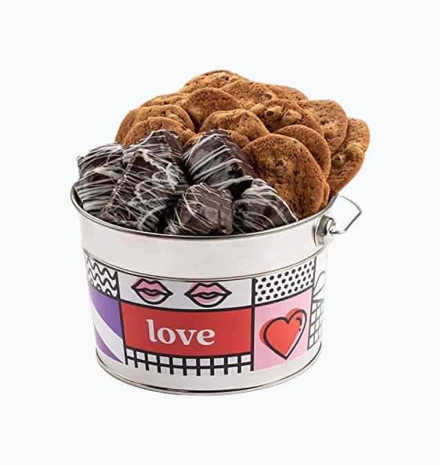 David’s Cookies Love Bucket