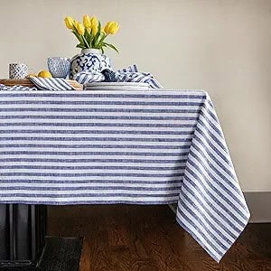 The Canvas: Selecting Your Tablecloth and Runner