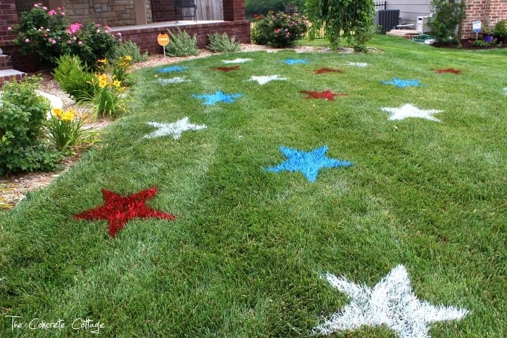 06 | SPRAY PAINTED LAWN STARS