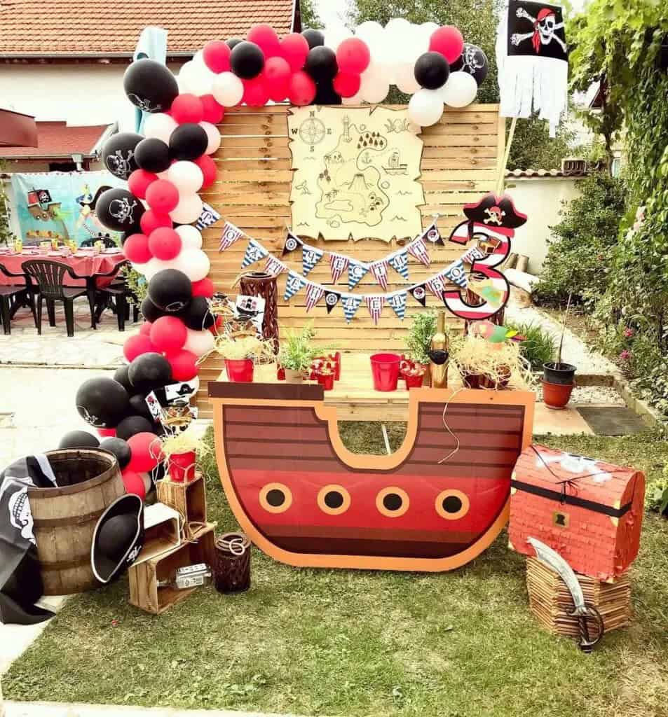 12 | PIRATE PARTY