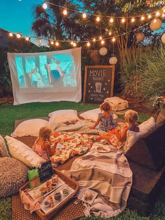 08 | MOVIE NIGHT UNDER THE STARS